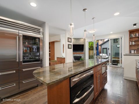 Tiny photo for 2250 N WAYNE Avenue, Chicago, IL 60614 (MLS # 12599438)