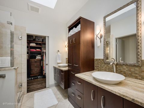 Tiny photo for 2250 N WAYNE Avenue, Chicago, IL 60614 (MLS # 12599438)