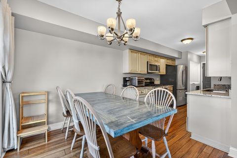 Tiny photo for 3S082 Timber Drive #7B, Warrenville, IL 60555 (MLS # 12632648)