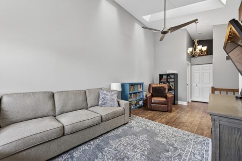Tiny photo for 3S082 Timber Drive #7B, Warrenville, IL 60555 (MLS # 12632648)