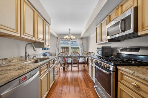 Tiny photo for 3S082 Timber Drive #7B, Warrenville, IL 60555 (MLS # 12632648)