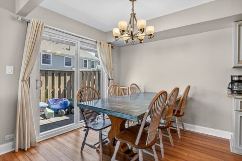 Tiny photo for 3S082 Timber Drive #7B, Warrenville, IL 60555 (MLS # 12632648)