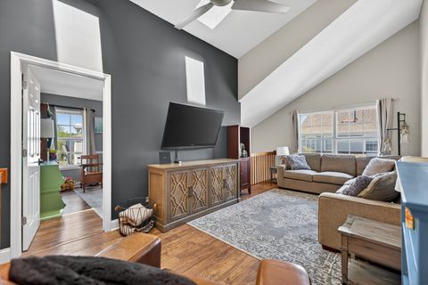 Tiny photo for 3S082 Timber Drive #7B, Warrenville, IL 60555 (MLS # 12632648)