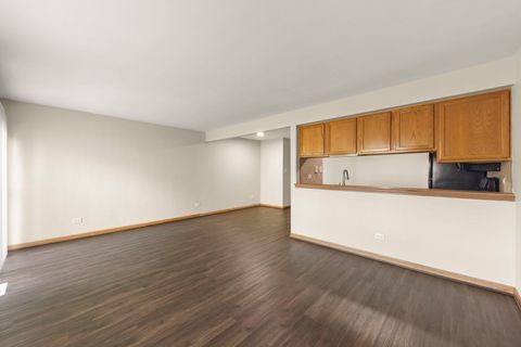 Tiny photo for 694 N Tamarac Boulevard, Addison, IL 60101 (MLS # 12607292)