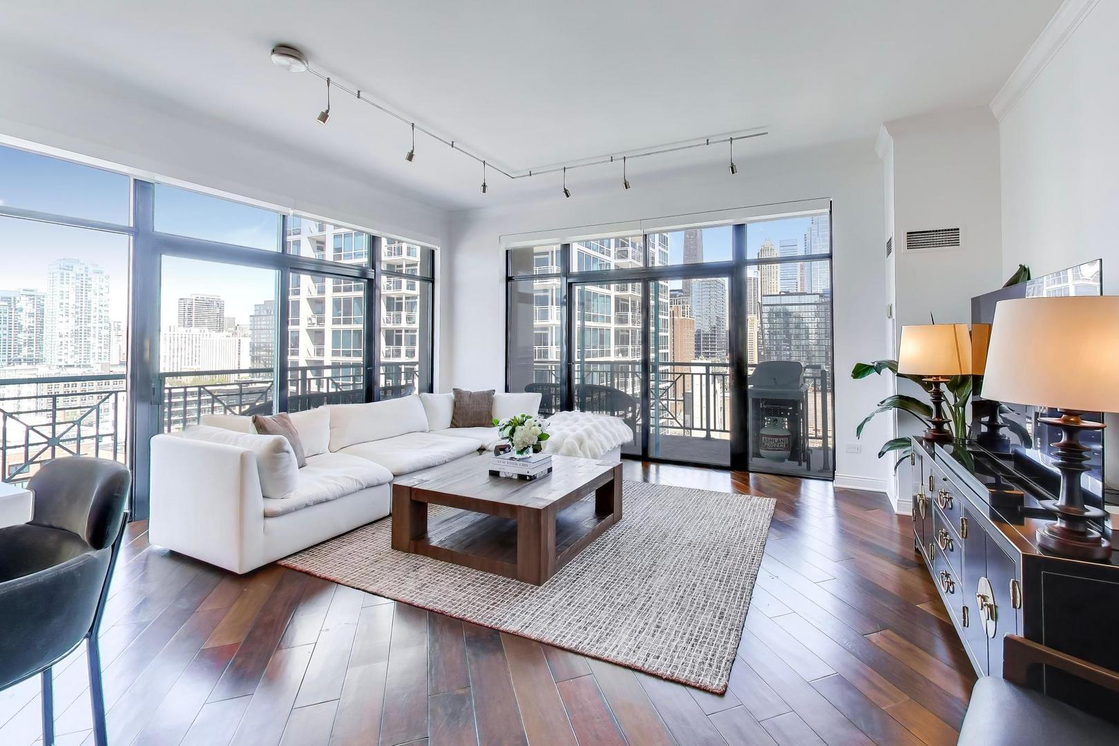 340 W SUPERIOR Street 1501
