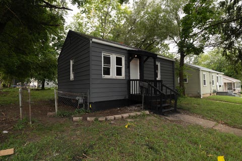 Photo of 928 W Front Street, Bloomington, IL 61701 (MLS # 12726503)