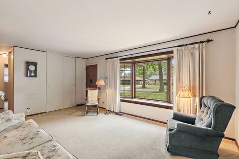 Tiny photo for 3602 Falcon Court S, Rolling Meadows, IL 60008 (MLS # 12478913)