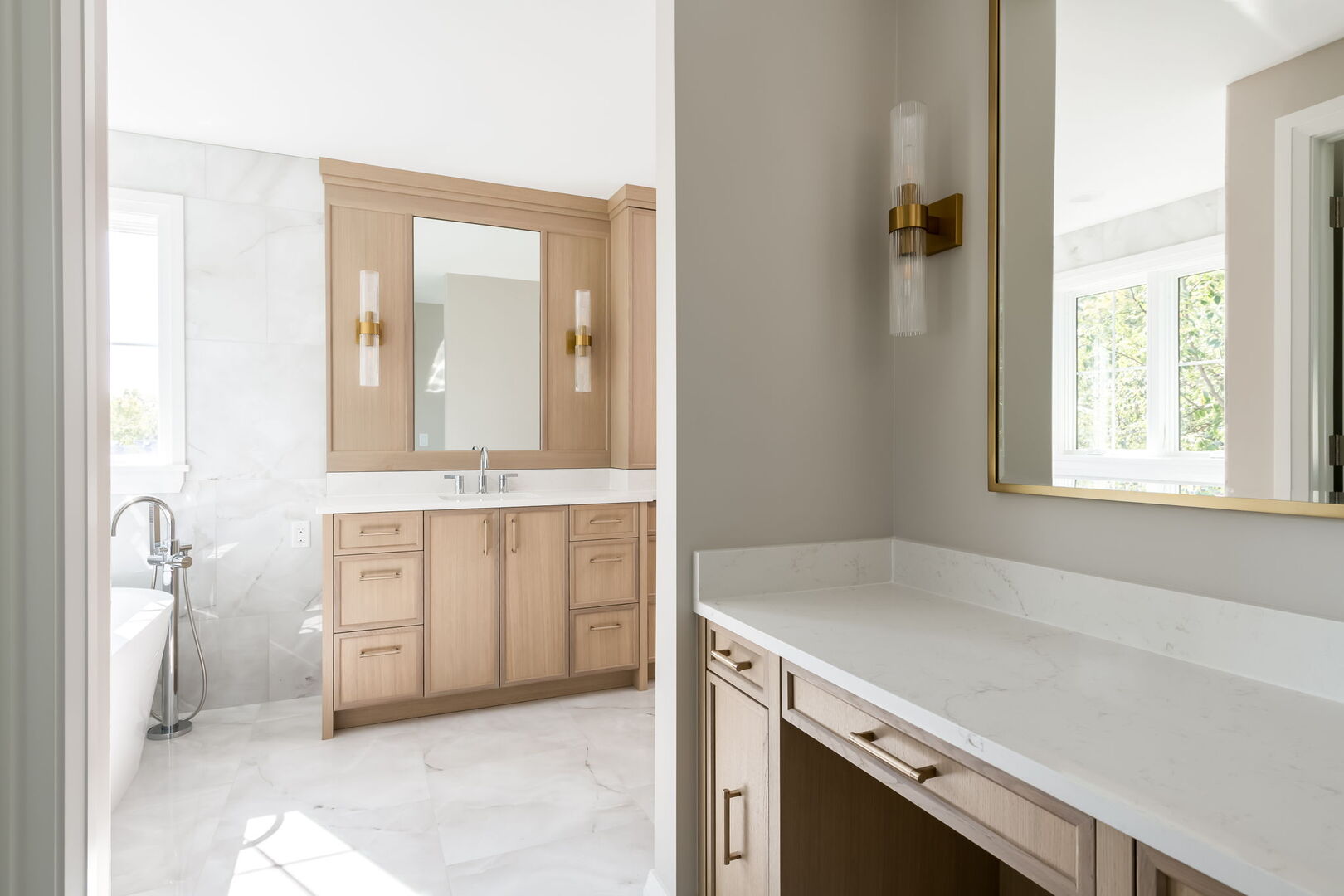 Elmhurst, Illinois 60126, United States, 5 Bedrooms Bedrooms, ,5 BathroomsBathrooms,Residential,Active,255151