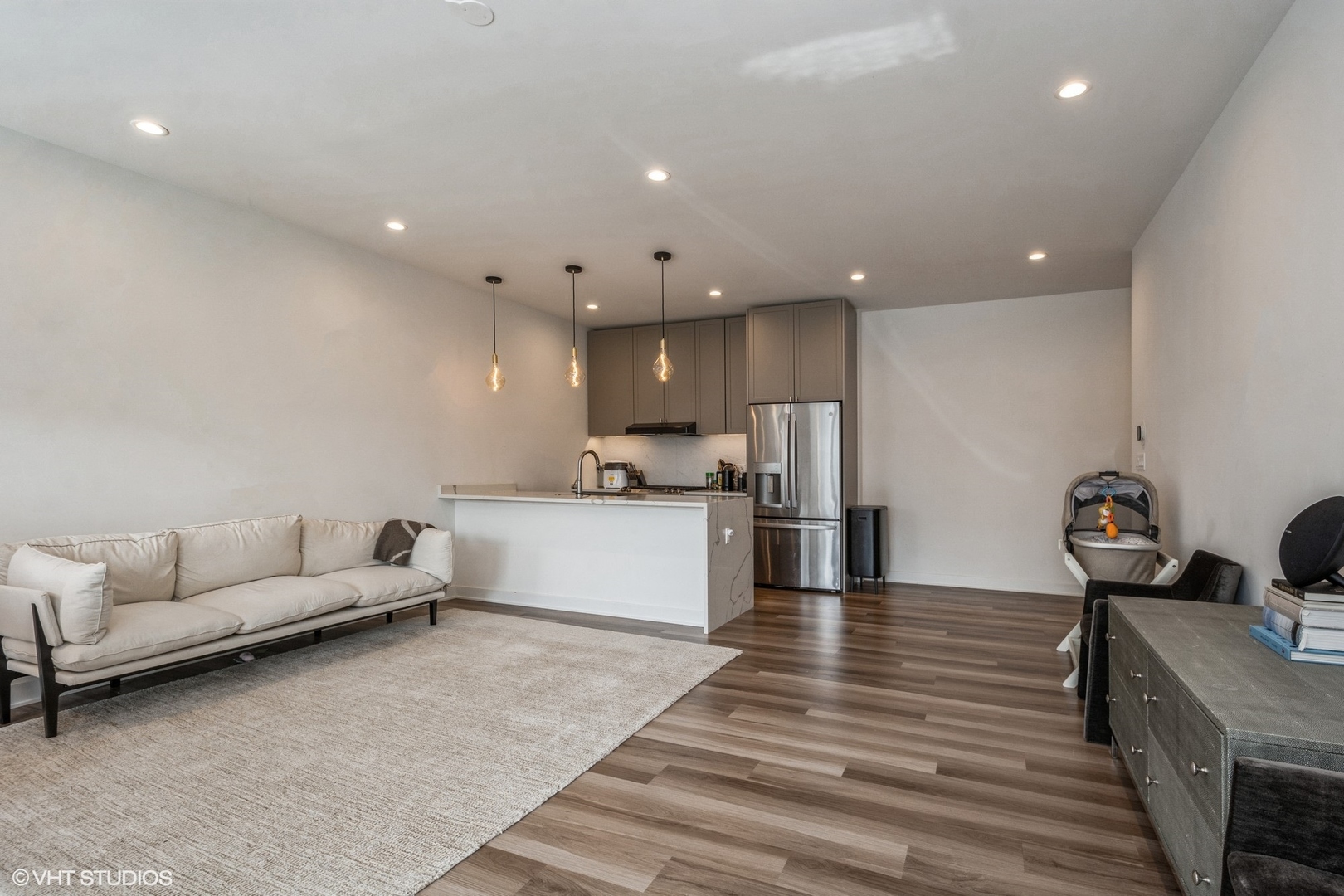 5526 N Magnolia Avenue 33