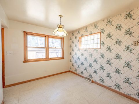 Tiny photo for 333 Barron Street, Bensenville, IL 60106 (MLS # 12576361)