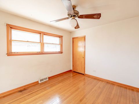 Tiny photo for 333 Barron Street, Bensenville, IL 60106 (MLS # 12576361)