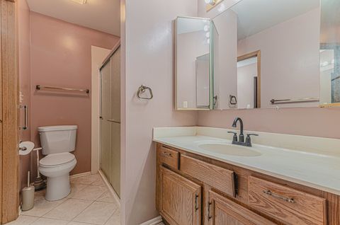 Tiny photo for 5 Creekside Circle #B, Elgin, IL 60123 (MLS # 12504281)