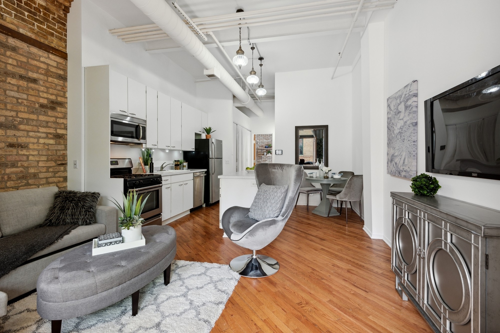 601 LINDEN Place 219