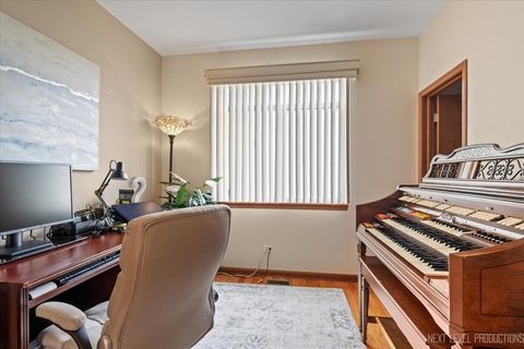 Tiny photo for 425 S Orchard Drive, Bolingbrook, IL 60440 (MLS # 12521515)