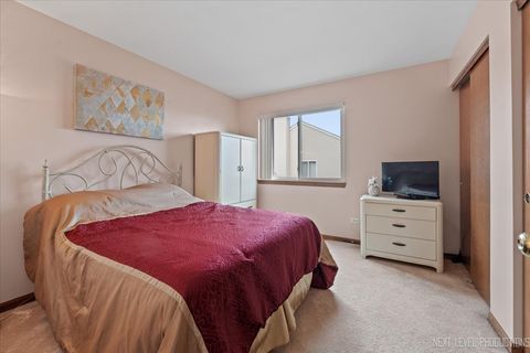 Tiny photo for 425 S Orchard Drive, Bolingbrook, IL 60440 (MLS # 12521515)