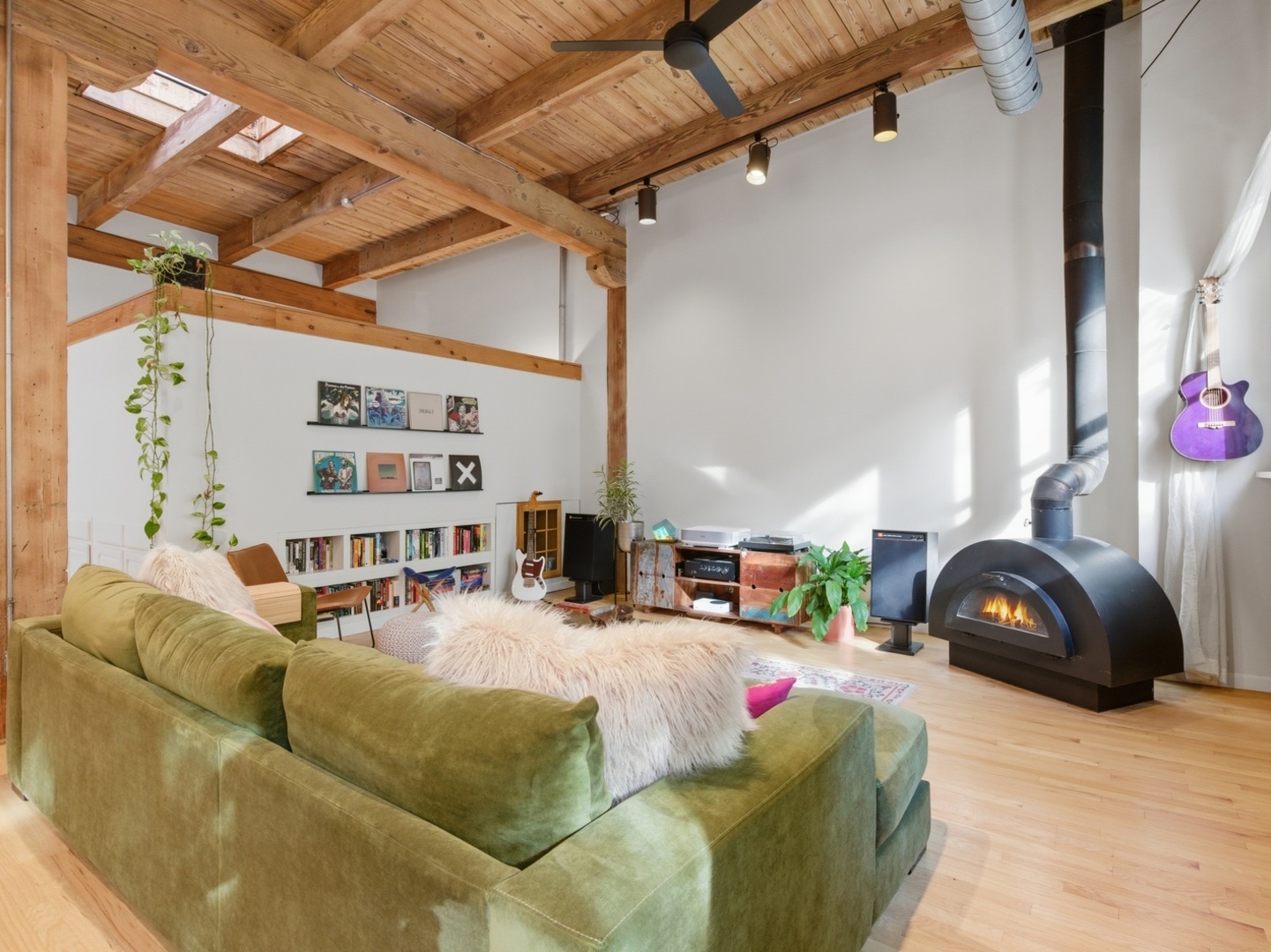 2435 N SHEFFIELD Avenue 11