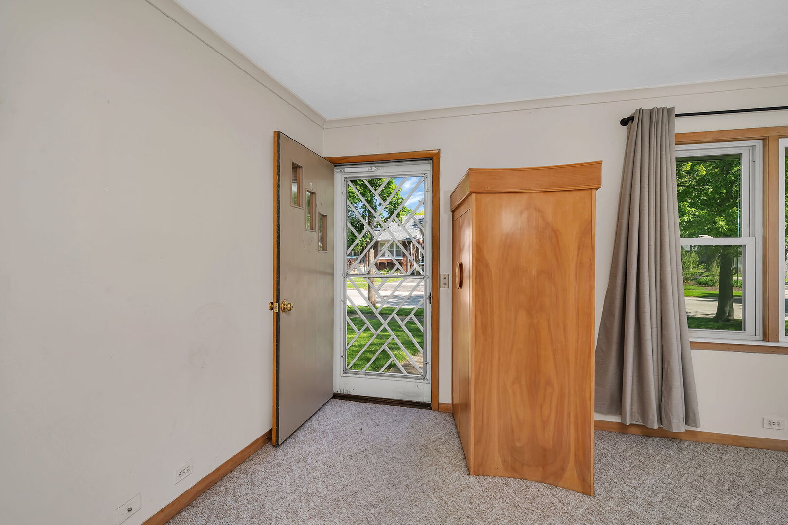 627 E Main Street