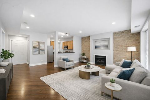 Tiny photo for 5884 N Ridge Avenue #2, Chicago, IL 60660 (MLS # 12597784)