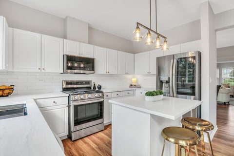 Tiny photo for 1140 Oakmeadow Court, Gurnee, IL 60031 (MLS # 12745250)