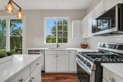 Tiny photo for 1140 Oakmeadow Court, Gurnee, IL 60031 (MLS # 12745250)
