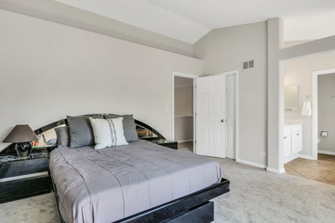 Tiny photo for 1140 Oakmeadow Court, Gurnee, IL 60031 (MLS # 12745250)