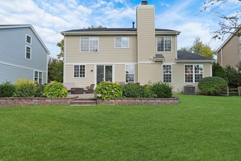 Tiny photo for 1140 Oakmeadow Court, Gurnee, IL 60031 (MLS # 12745250)