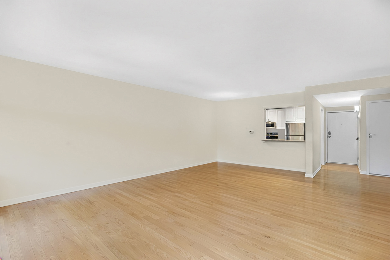 835 Ridge Avenue 401