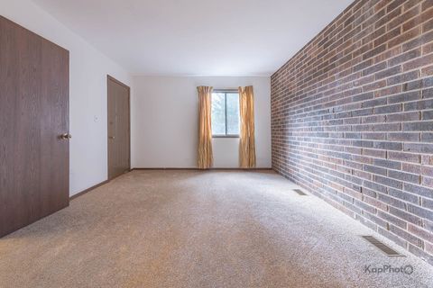 Tiny photo for 1840 W Highland Avenue #E-105, Elgin, IL 60123 (MLS # 12575340)