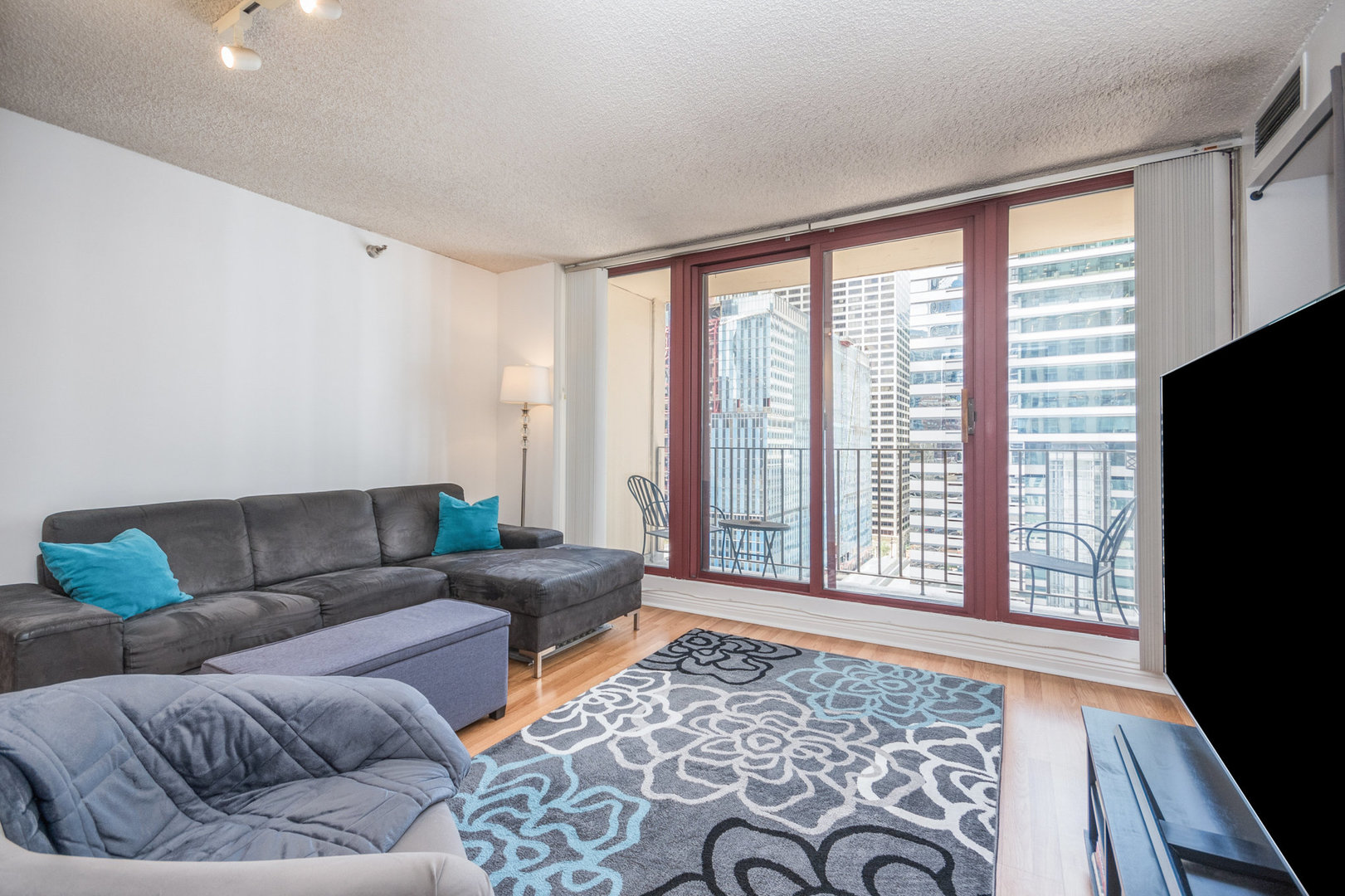 200 N Dearborn Street 1501