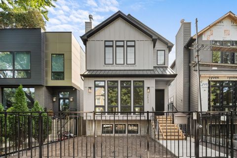Photo of 2535 W Belden Avenue, Chicago, IL 60647 (MLS # 12487369)