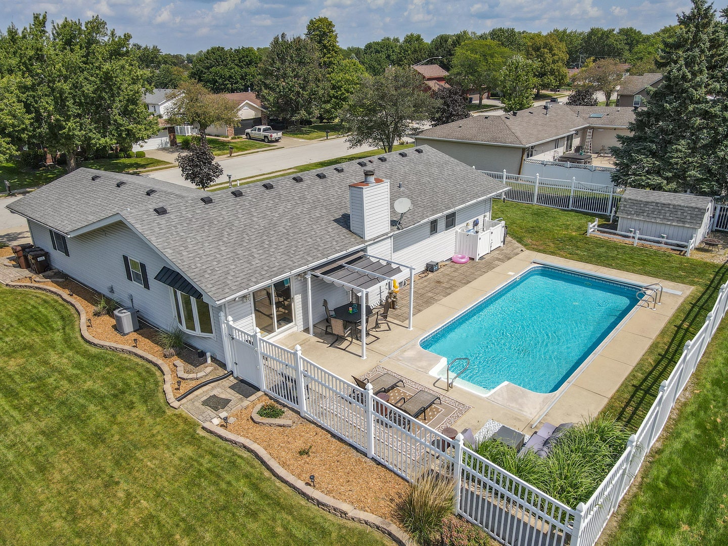 390 W Sixth Street