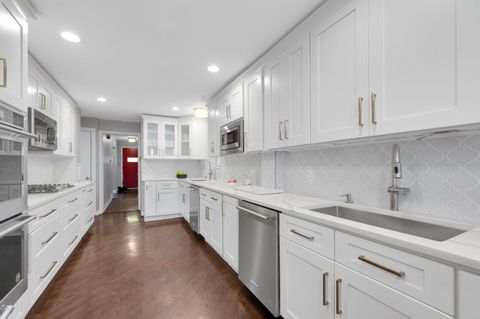 Tiny photo for 3123 W Chase Avenue, Chicago, IL 60645 (MLS # 12462929)