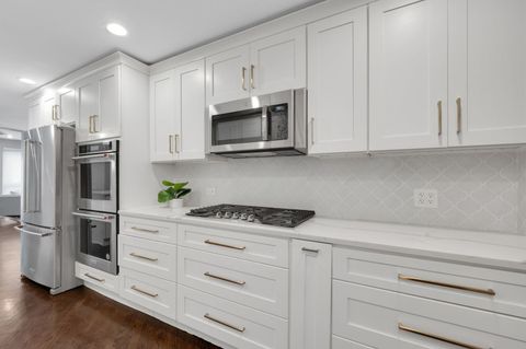 Tiny photo for 3123 W Chase Avenue, Chicago, IL 60645 (MLS # 12462929)