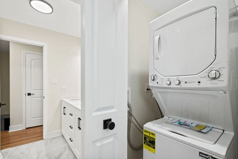 Tiny photo for 2024 E Wintergreen Avenue, Mount Prospect, IL 60056 (MLS # 12492580)