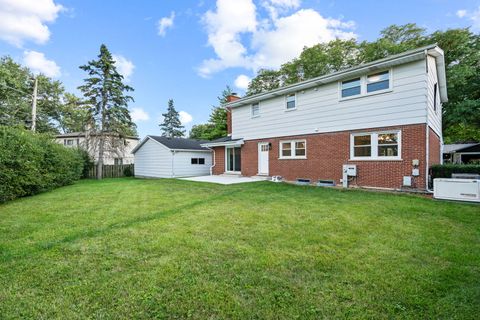 Tiny photo for 2024 E Wintergreen Avenue, Mount Prospect, IL 60056 (MLS # 12492580)