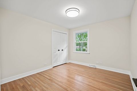 Tiny photo for 2024 E Wintergreen Avenue, Mount Prospect, IL 60056 (MLS # 12492580)