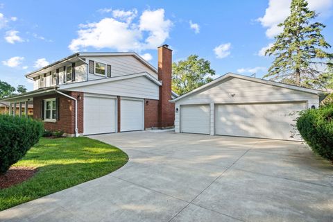 Tiny photo for 2024 E Wintergreen Avenue, Mount Prospect, IL 60056 (MLS # 12492580)