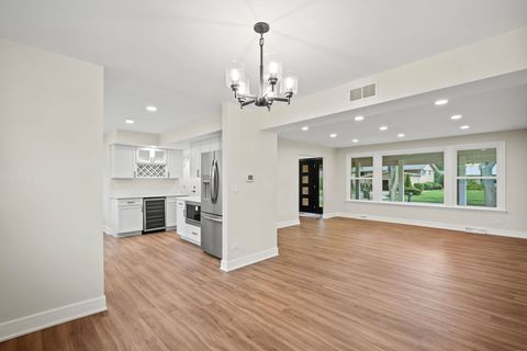 Tiny photo for 2024 E Wintergreen Avenue, Mount Prospect, IL 60056 (MLS # 12492580)