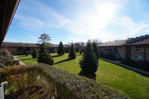 Tiny photo for 834 E Old Willow Road #209, Prospect Heights, IL 60070 (MLS # 12524946)