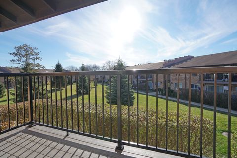 Tiny photo for 834 E Old Willow Road #209, Prospect Heights, IL 60070 (MLS # 12524946)