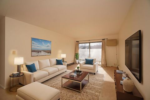 Tiny photo for 834 E Old Willow Road #209, Prospect Heights, IL 60070 (MLS # 12524946)