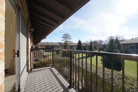 Tiny photo for 834 E Old Willow Road #209, Prospect Heights, IL 60070 (MLS # 12524946)