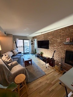 805 W Oakdale Avenue 2B