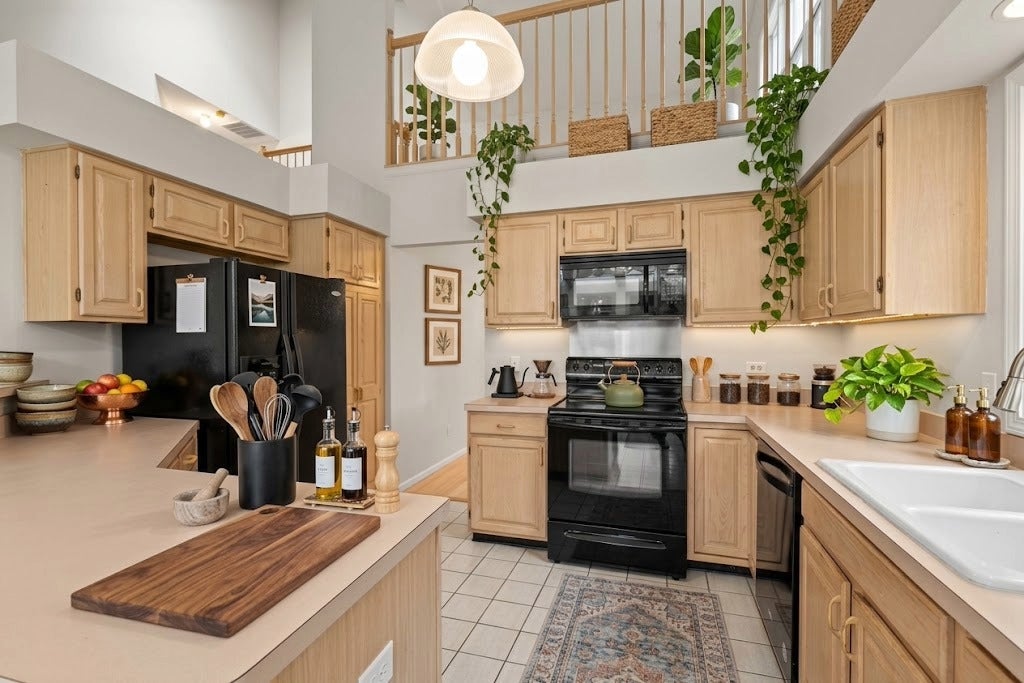 352 Satinwood Court N