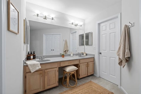 Tiny photo for 352 Satinwood Court N, Buffalo Grove, IL 60089 (MLS # 12775484)