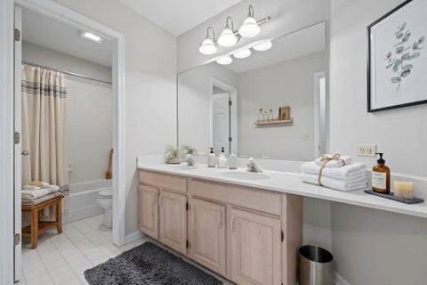 Tiny photo for 352 Satinwood Court N, Buffalo Grove, IL 60089 (MLS # 12775484)