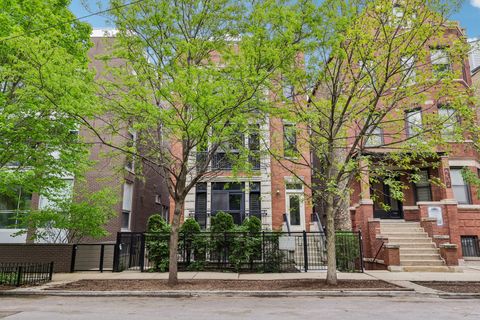 Photo of 2319 N Leavitt Street #4, Chicago, IL 60647 (MLS # 12638370)