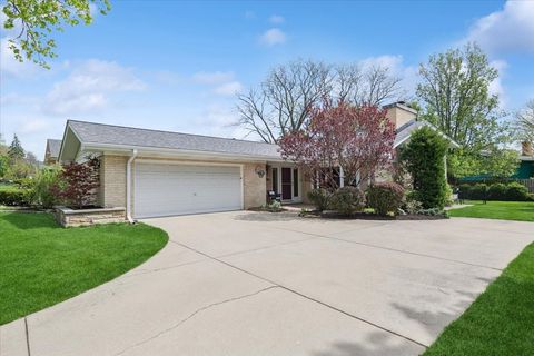 Photo of 611 50th Place, Western Springs, IL 60558 (MLS # 12623383)