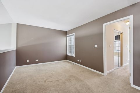 Tiny photo for 858 Old Checker Road, Buffalo Grove, IL 60089 (MLS # 12551394)