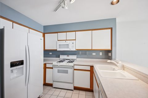 Tiny photo for 858 Old Checker Road, Buffalo Grove, IL 60089 (MLS # 12551394)